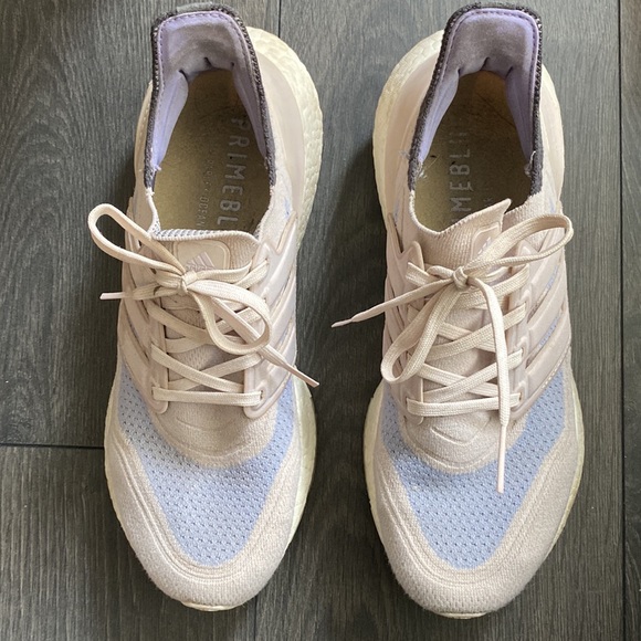 Adidas Ultra Boost - Picture 2 of 3